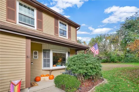 32 Mcintosh Cir #32, Rocky Hill, CT 06067