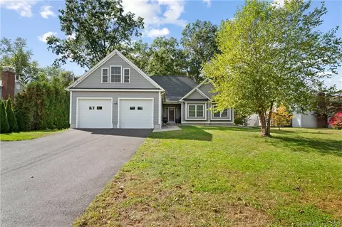 15 Clifford St, Newington, CT 06111