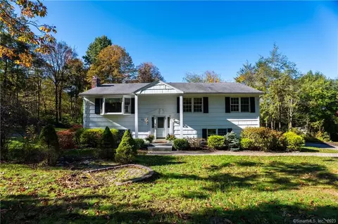 33 Buckingham Rd, New Milford, CT 06776