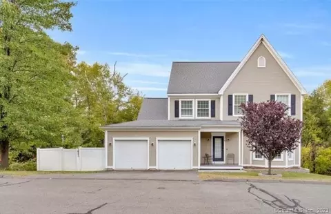 78 Village Ln #78, Canton, CT 06019