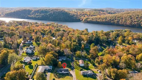 6 Harbor Ridge Rd, Danbury, CT 06811