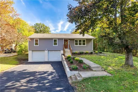 545 Parum Rd, Colchester, CT 06415