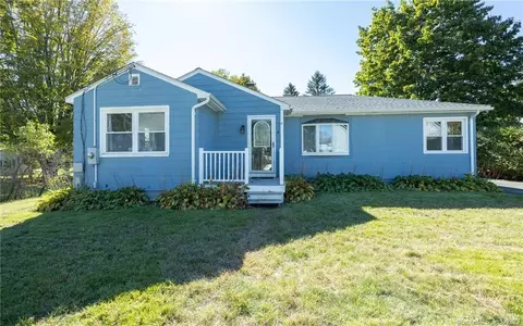 4 Meadow St, Plymouth, CT 06786