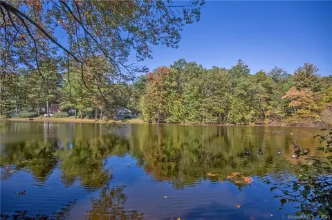 173 Cottage Rd, Enfield, CT 06082