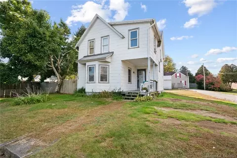 16 Mary St, Griswold, CT 06351