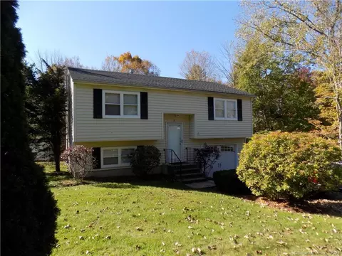 41 Carriage Ln, Torrington, CT 06790