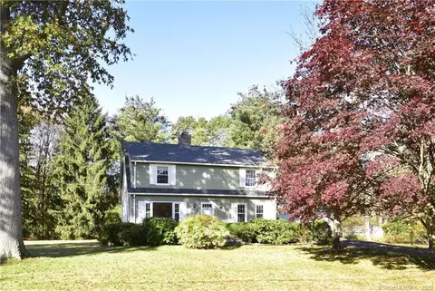 41 Cold Spring Dr, Bloomfield, CT 06002