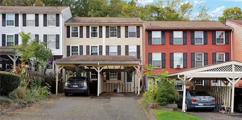 28 Rising Trail Dr #28, Middletown, CT 06457