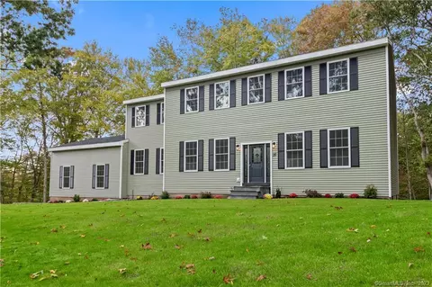 35 Twin Oak Farm Rd, Wallingford, CT 06492
