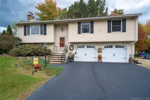 52 Foxcroft Rd, Enfield, CT 06082