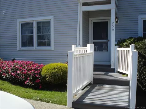256 Laura Blvd #256, Norwich, CT 06360
