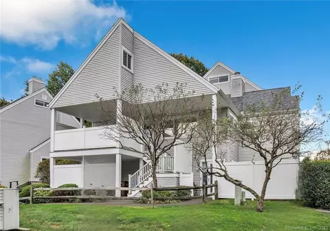 34 Country Pl #34, Shelton, CT 06484