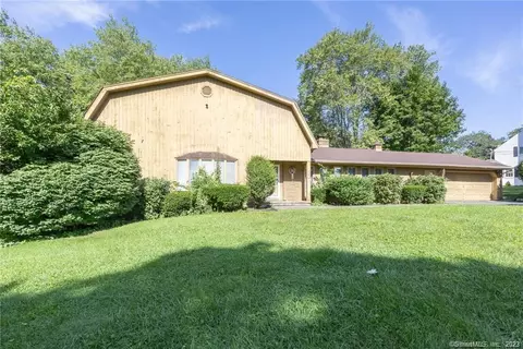 160 Eastfield Rd, Waterbury, CT 06708