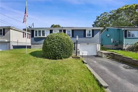 115 Mohawk Dr, West Haven, CT 06516