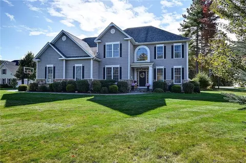 89 Jonathan Trl, Glastonbury, CT 06033