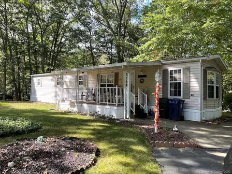 136 Hunters Rd #160, Norwich, CT 06360