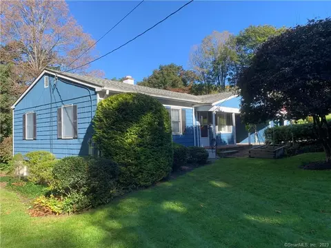 3 Waterhorse Brook Dr, Bethel, CT 06801