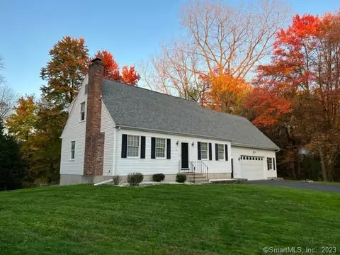 20 Pearl St Ext, Enfield, CT 06082