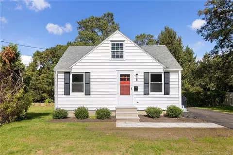 76 Webb St, Windsor Locks, CT 06096