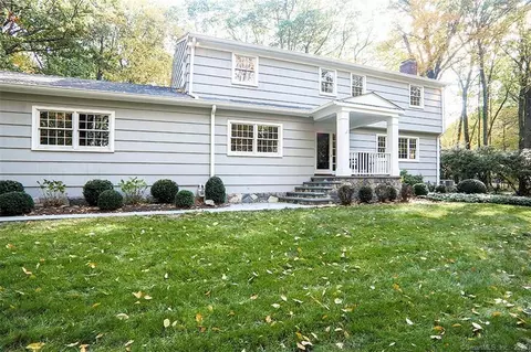 3 Butternut Ln, Westport, CT 06880