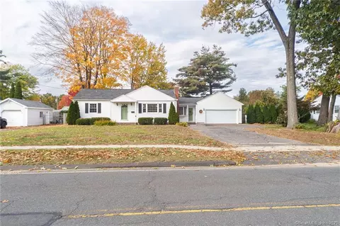 91 Southwest Ave, Windsor Locks, CT 06096
