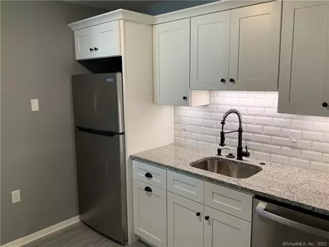 887 Farmington Ave #1G, West Hartford, CT 06119