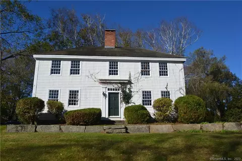 69 Main St, North Stonington, CT 06359