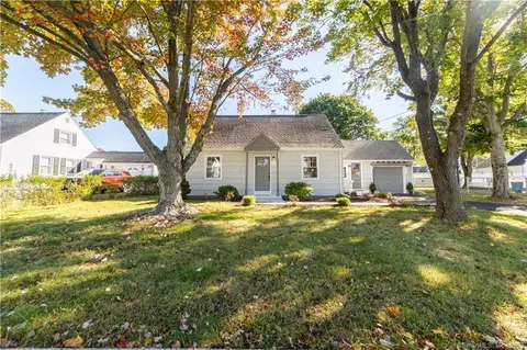 62 Glenmoor Dr, East Haven, CT 06512