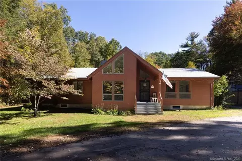 72 Maple Hollow Rd, New Hartford, CT 06057