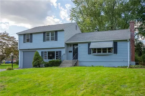 23 Skonet Rd, West Hartford, CT 06117