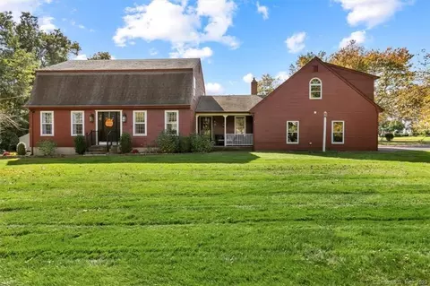 289 Cook Hill Rd, Wallingford, CT 06492