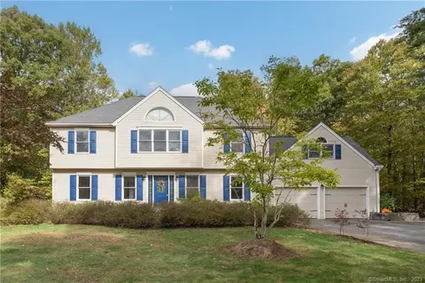 49 Tower Hill Rd, Clinton, CT 06413
