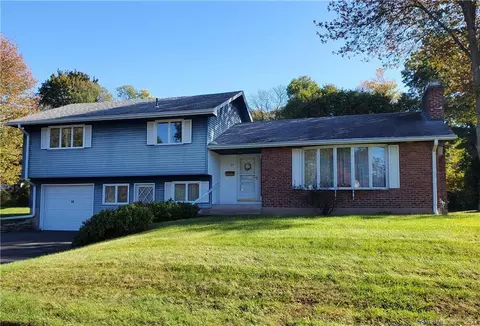 44 Summerset Dr, East Hartford, CT 06118