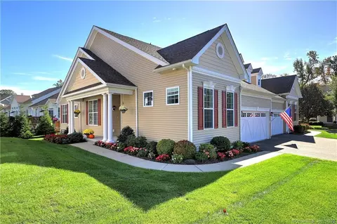 271 Sycamore Dr #271, Prospect, CT 06712
