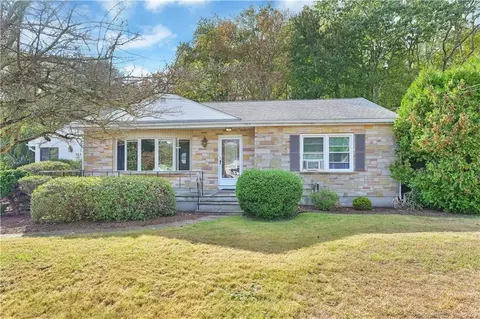 302 Twin Hills Dr, Coventry, CT 06238