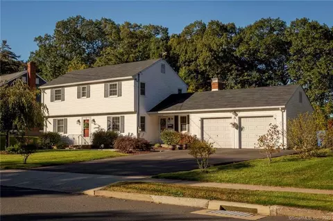 74 Kennedy Rd, Manchester, CT 06042