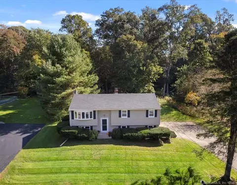 12 Glen Cir, Seymour, CT 06483