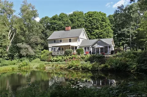25 Holmes Rd, Roxbury, CT 06783