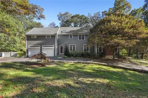 3 Dark Pond Trl, Wilton, CT 06897