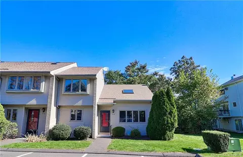 827 Oronoke Rd #7-8, Waterbury, CT 06708