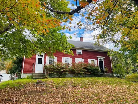 54 S Chestnut St, Plainfield, CT 06374
