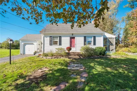 19 N Harwinton Ave, Plymouth, CT 06786
