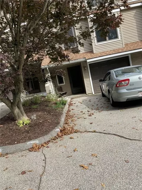 1 Westside Dr #7, North Grosvenor Dale, CT 06255