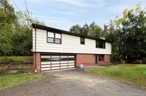 1042 N Main St Ext, Wallingford, CT 06492