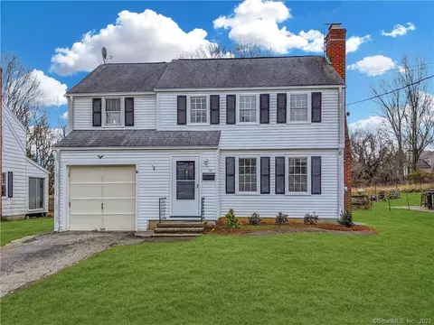 37 Southfield Rd, Fairfield, CT 06824