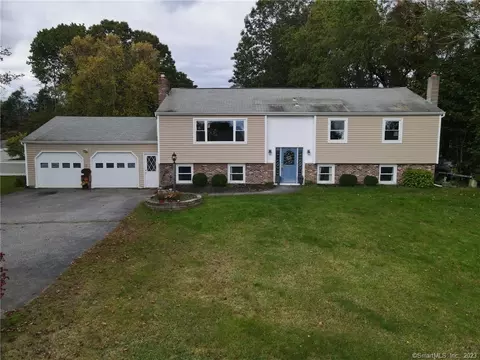 10 Riverhead Ln, East Lyme, CT 06333