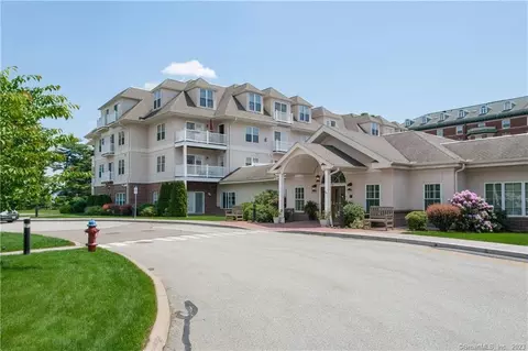 237 Fern St #408E, West Hartford, CT 06119