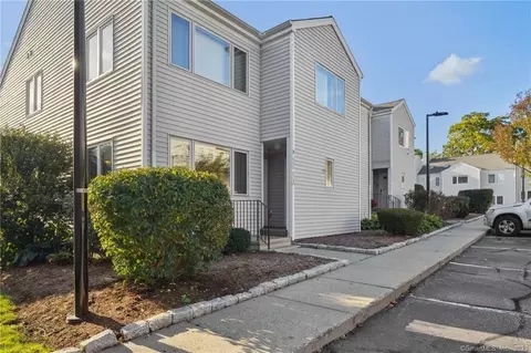 1484 Capitol Ave #F605, Bridgeport, CT 06604