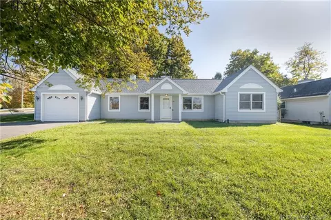 6 Elvree St, Manchester, CT 06042