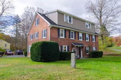8 Maple Ave, Plymouth, CT 06782